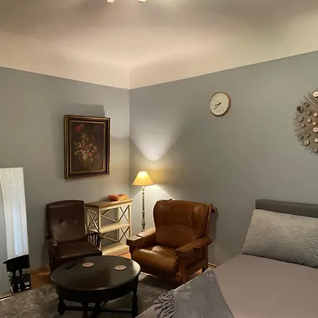 Vienibas Apartment *